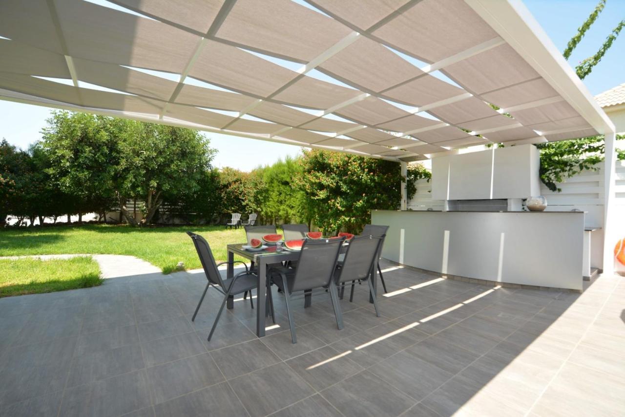Olympic Gardens Villa โปรทาราส ภายนอก รูปภาพ