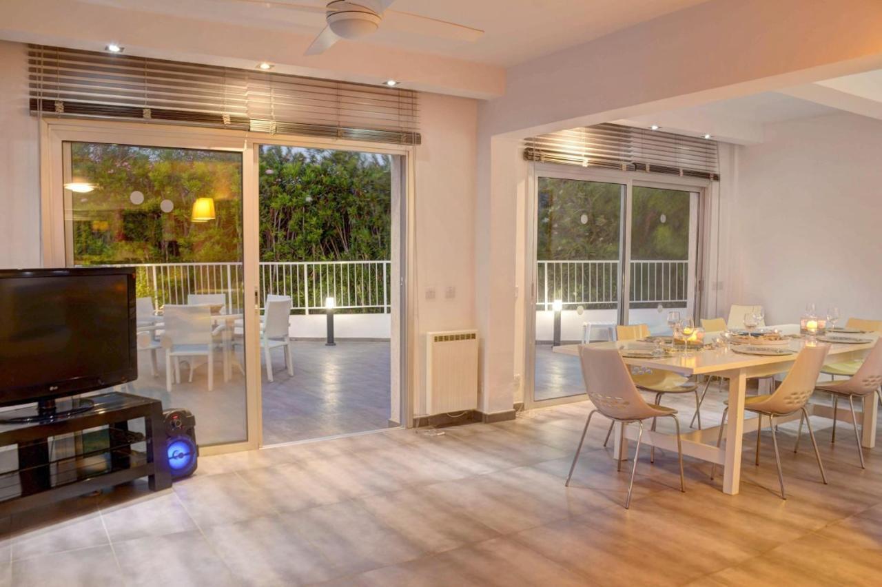 Olympic Gardens Villa โปรทาราส ภายนอก รูปภาพ