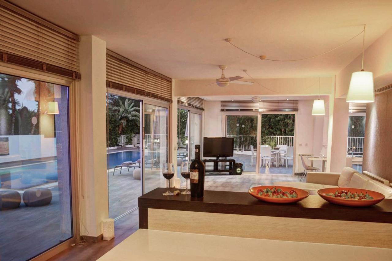 Olympic Gardens Villa โปรทาราส ภายนอก รูปภาพ